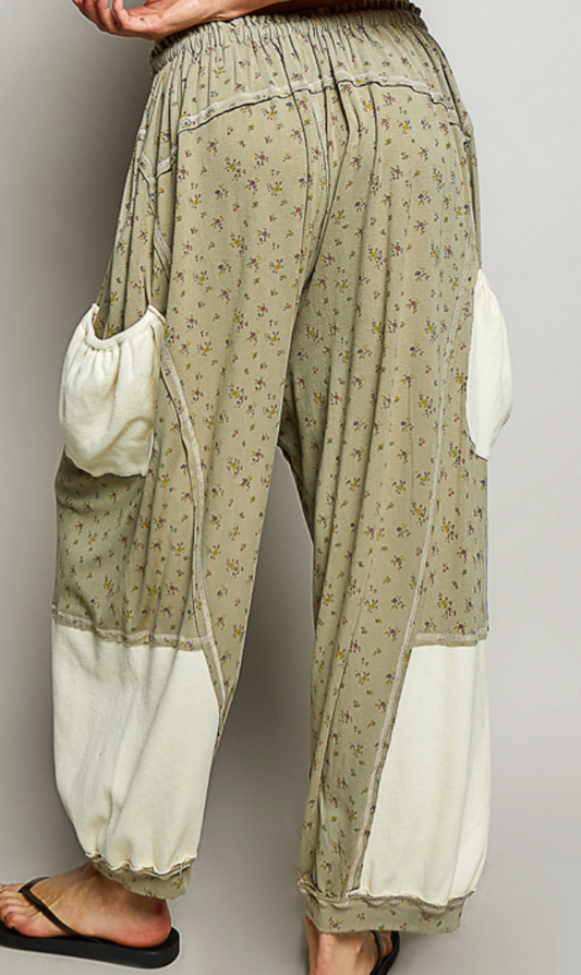 Sage Floral Pattern Knit Pant