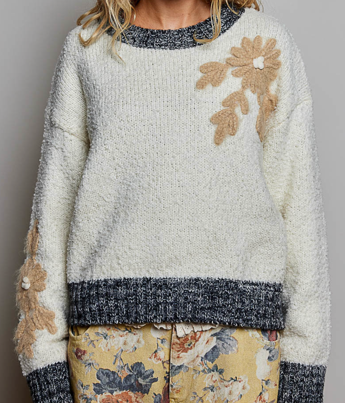 Cream pol beige flower