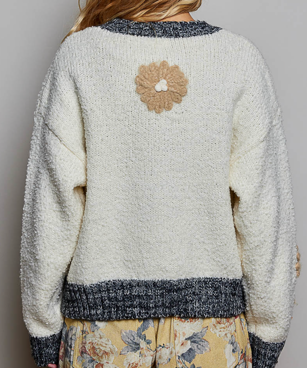 Cream pol beige flower